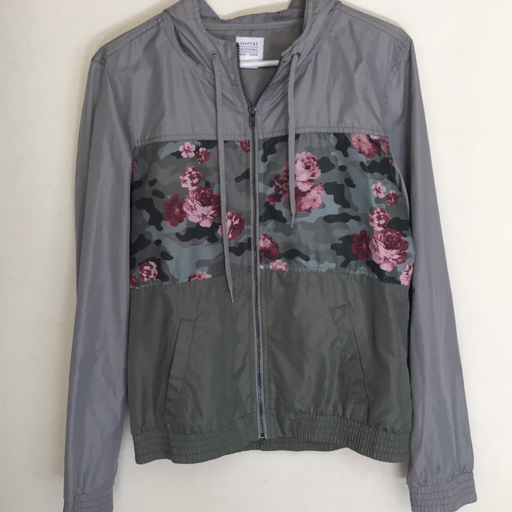 flowery army windbreaker with scrunched bottom